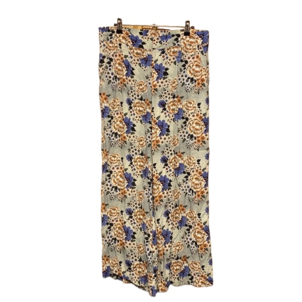 Soft Surroundings floral lightweight beachy wide leg pants with pocket’s medium